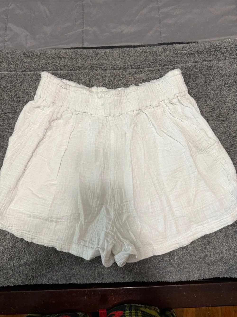 Casual White Smocked Waist Cotton-Blend Crop Shorts